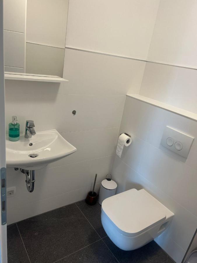 Apartmani Lana Rab Town Buitenkant foto