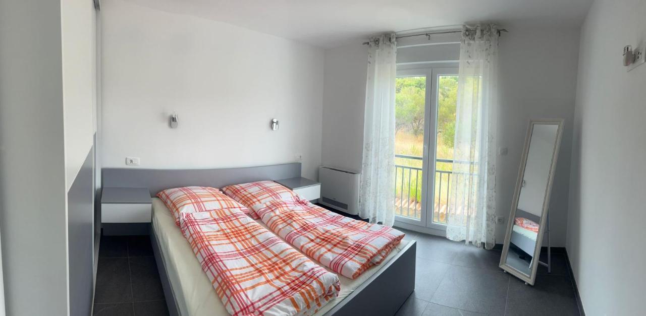 Apartmani Lana Rab Town Buitenkant foto