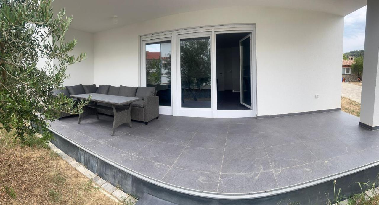 Apartmani Lana Rab Town Buitenkant foto